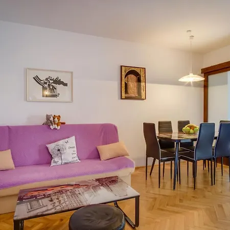 Apartment Oaza *